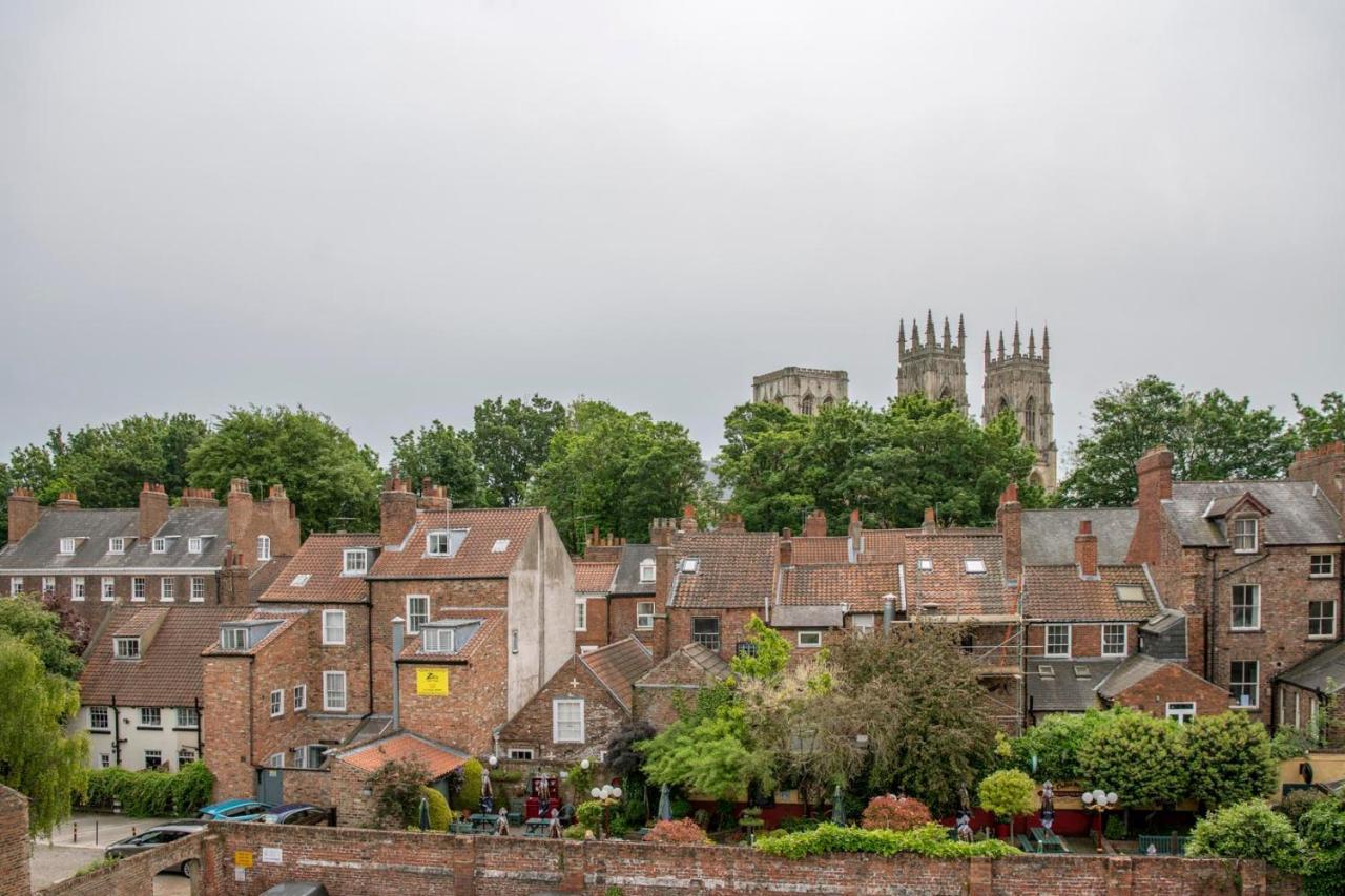 The Quadrant - The Carillon Suite York Buitenkant foto